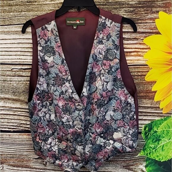 Out Back Red women's button down front vest - Picture 1 of 5